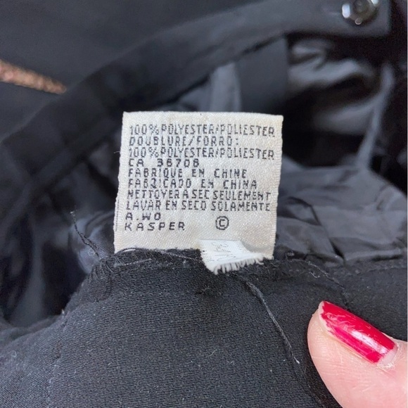 LE Suit trousers in midnight black with front pleats some elastic at the waist. - Picture 4 of 6